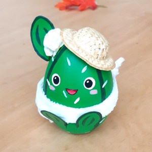 kleine Überraschungseier mit verschiedenen Füllungen und Designoptionen